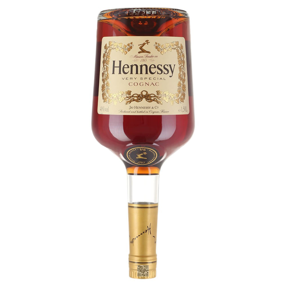 Send Hennessy VS Cognac Gift Set with Glasses Online!